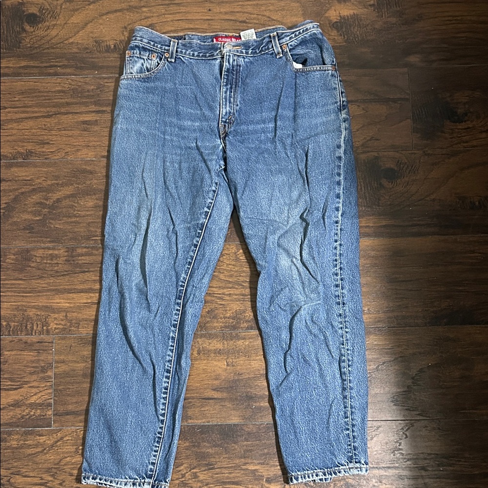 Levi's classic relaxed Jean with tapered leg